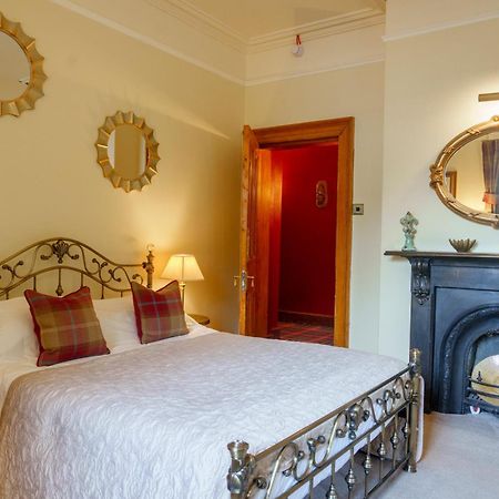 Harrisons Hall Bed & Breakfast Hotel โมลด์ ภายนอก รูปภาพ