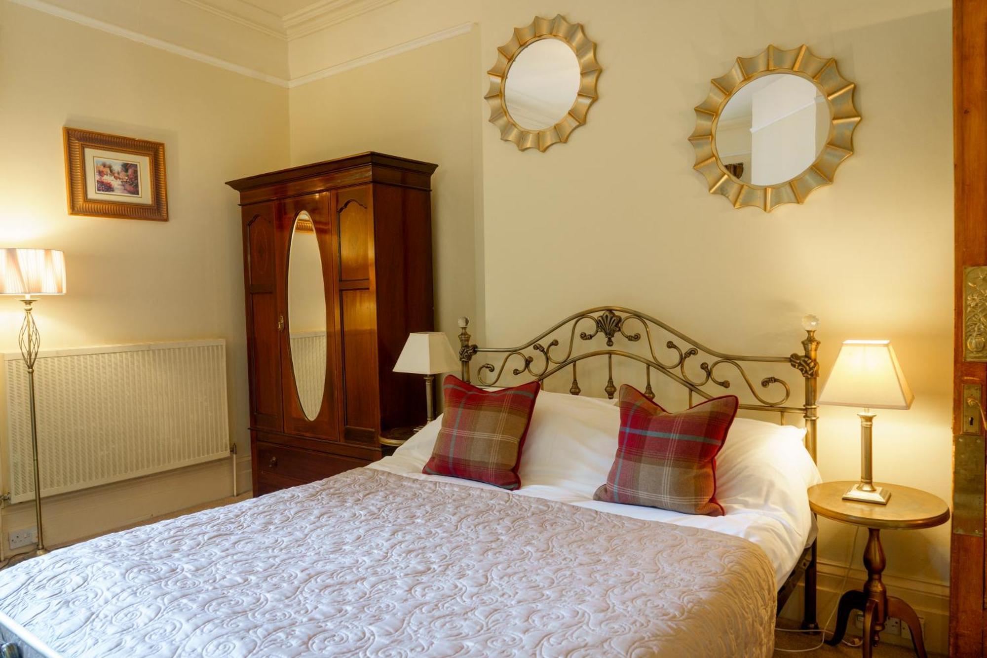 Harrisons Hall Bed & Breakfast Hotel โมลด์ ภายนอก รูปภาพ