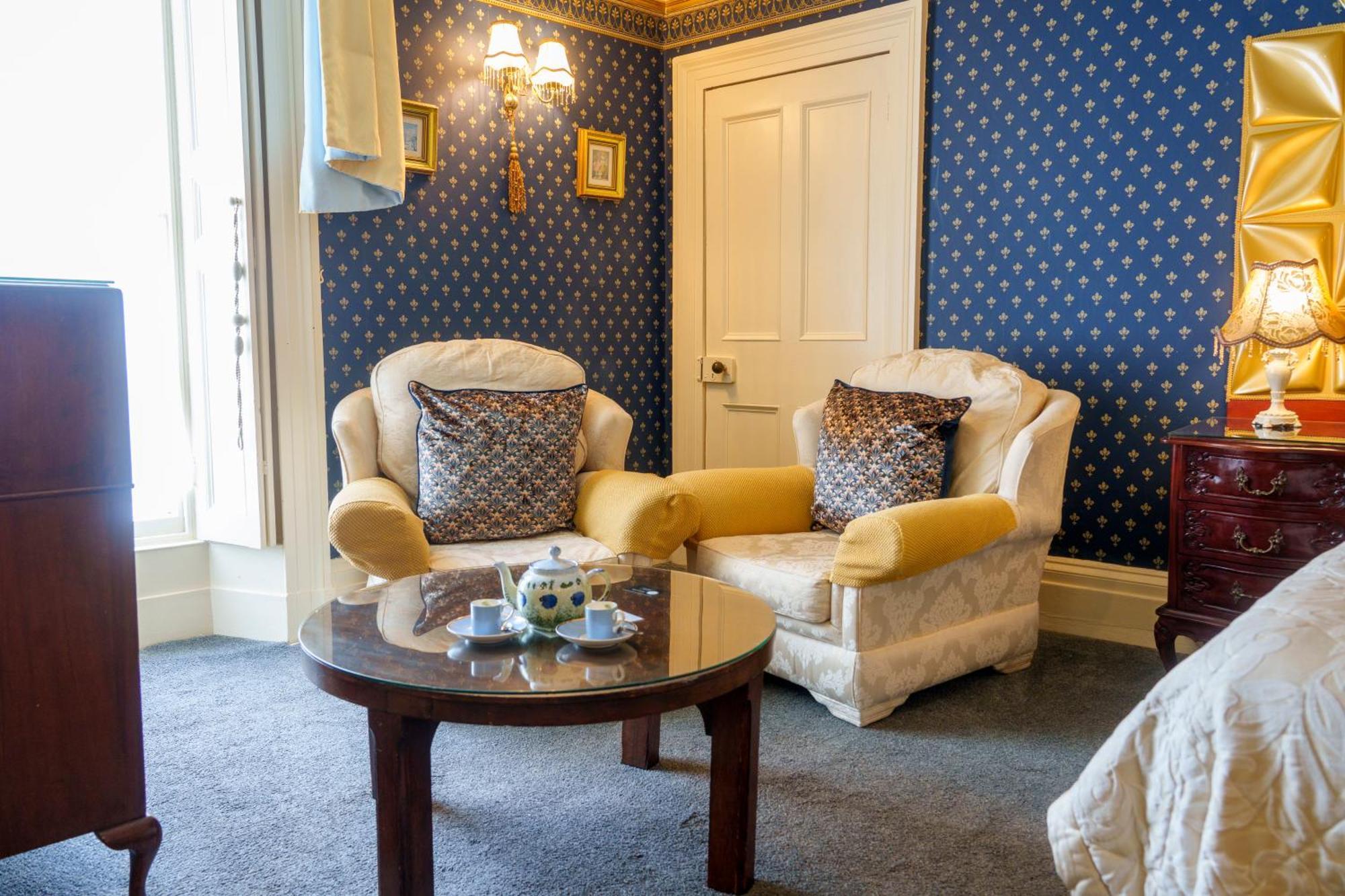 Harrisons Hall Bed & Breakfast Hotel โมลด์ ภายนอก รูปภาพ