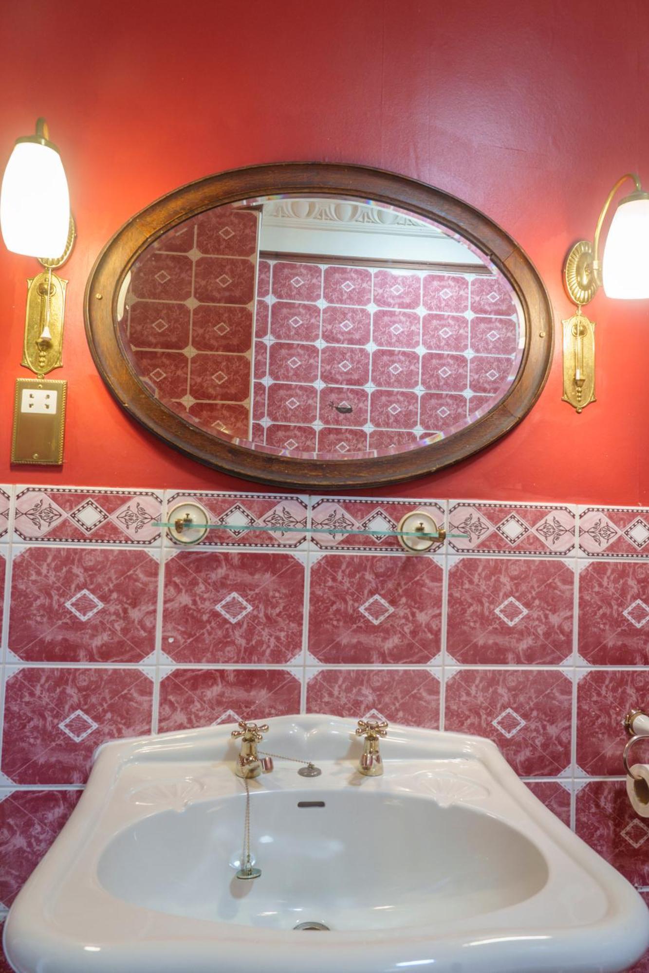 Harrisons Hall Bed & Breakfast Hotel โมลด์ ภายนอก รูปภาพ