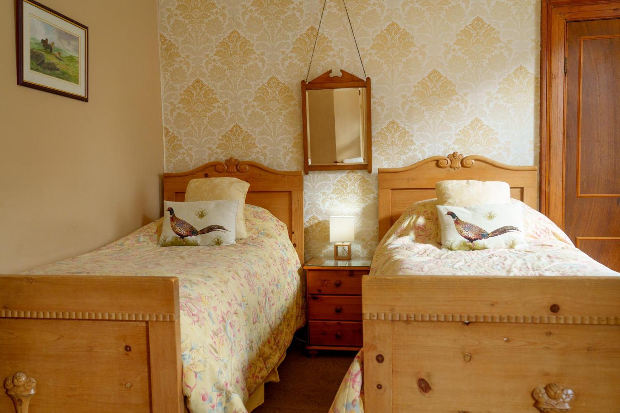 Harrisons Hall Bed & Breakfast Hotel โมลด์ ภายนอก รูปภาพ