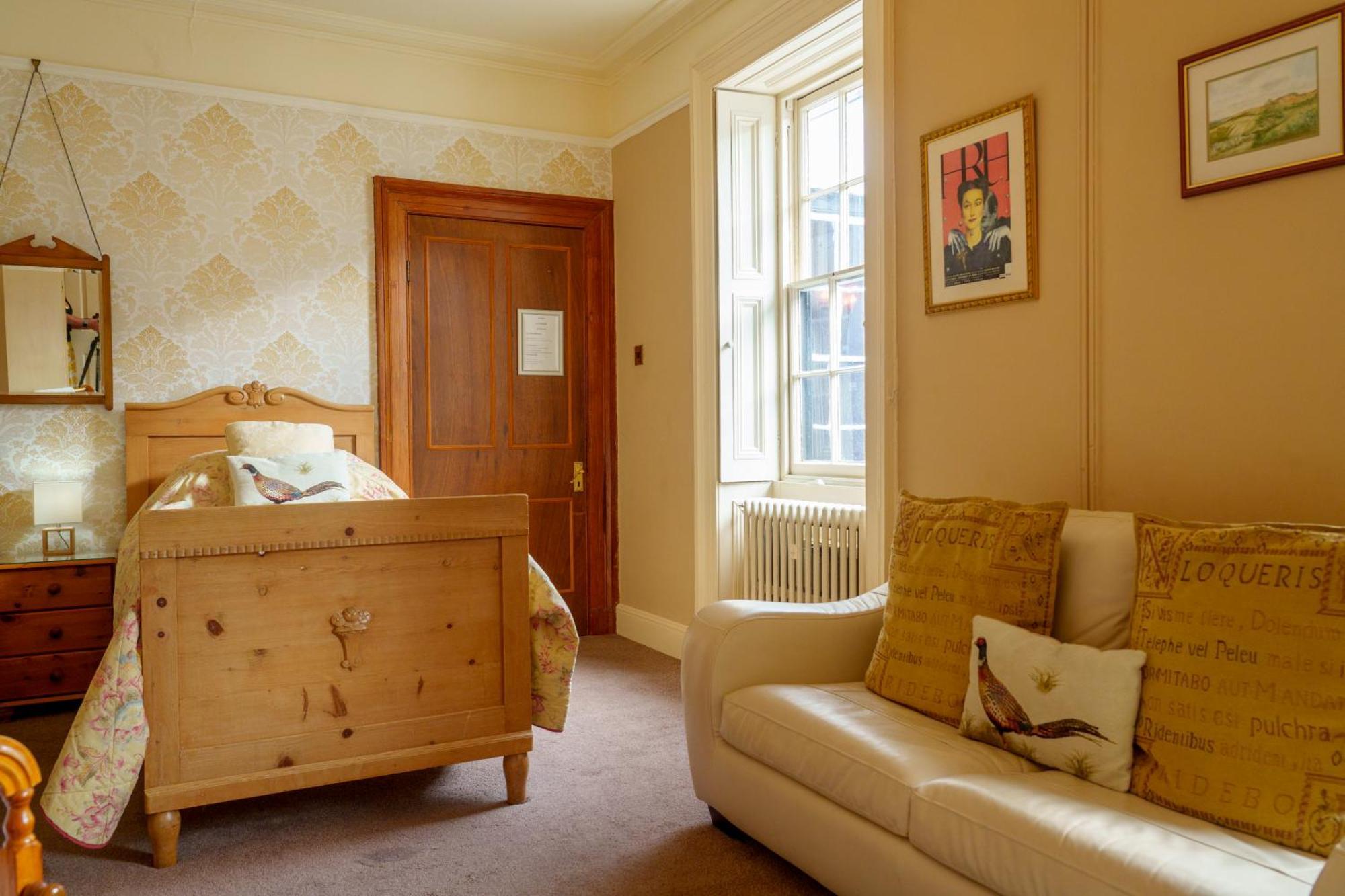 Harrisons Hall Bed & Breakfast Hotel โมลด์ ภายนอก รูปภาพ