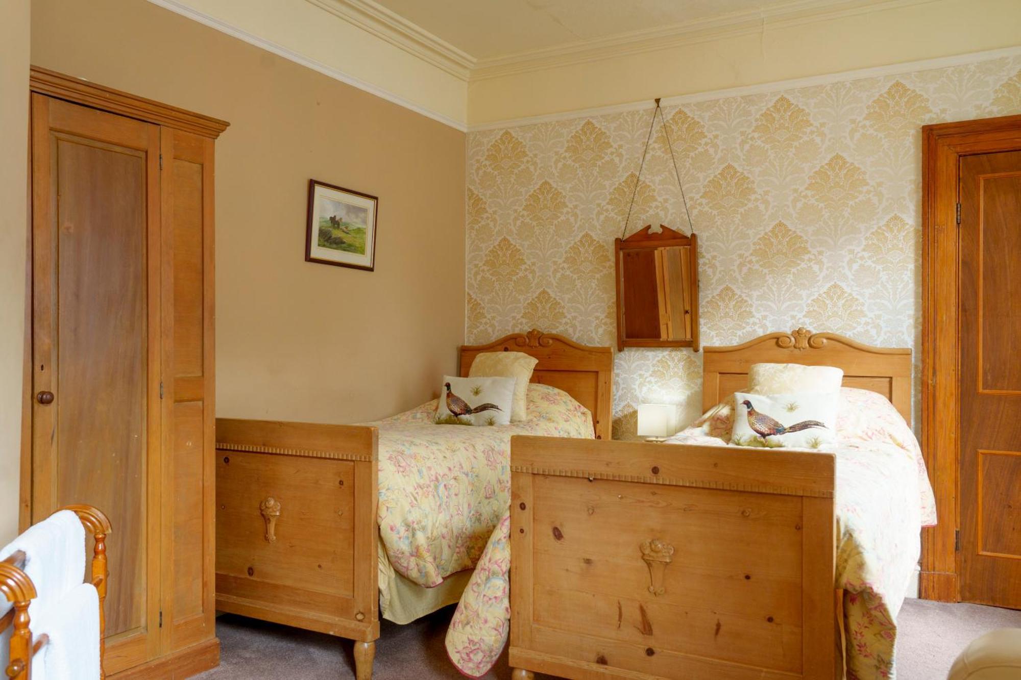 Harrisons Hall Bed & Breakfast Hotel โมลด์ ภายนอก รูปภาพ